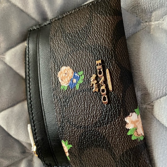 Coach Shaped Card Case Signature Canvas w/Vintage Mini Rose Print NWT - Picture 2 of 6